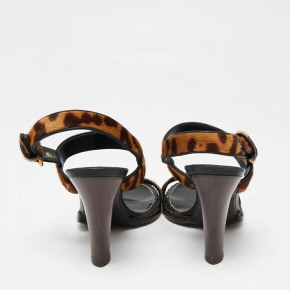 Yves Saint Laurent - Picture 13 of 16